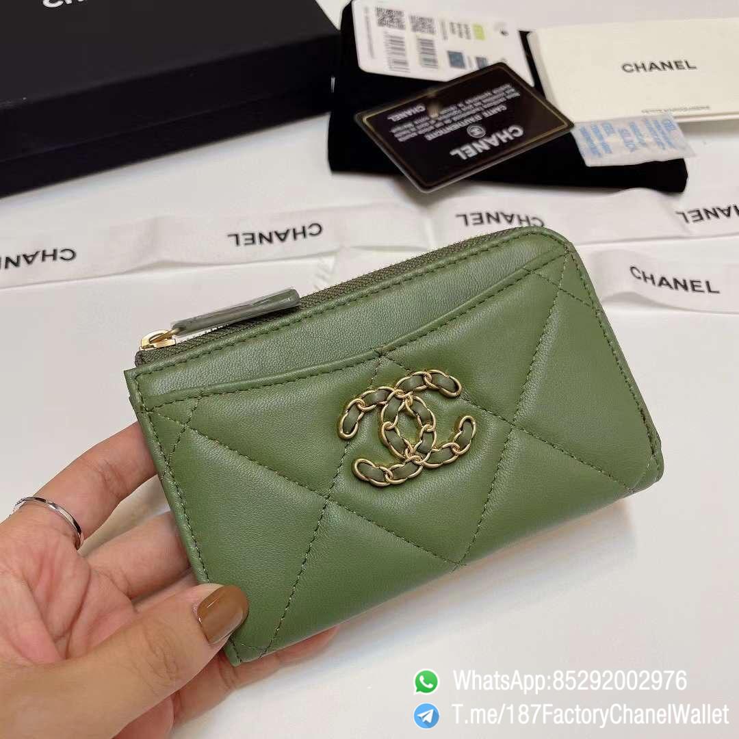 187 Factory Chanel Wallet 19 Zipped Card Holder Meadow Green Gold Tone Ruthenium Finish Metal 01 187 Factory Chanel Wallet 19 Zipped Card Holder Meadow Green Gold Tone Ruthenium Finish Metal 01