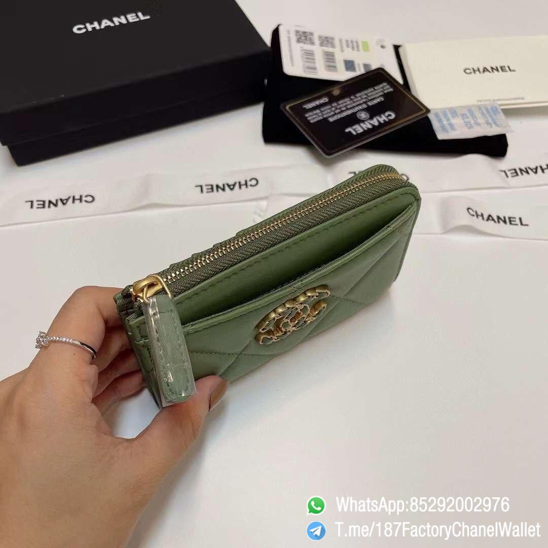 187 Factory Chanel Wallet 19 Zipped Card Holder Meadow Green Gold Tone Ruthenium Finish Metal 04 187 Factory Chanel Wallet 19 Zipped Card Holder Meadow Green Gold Tone Ruthenium Finish Metal 04