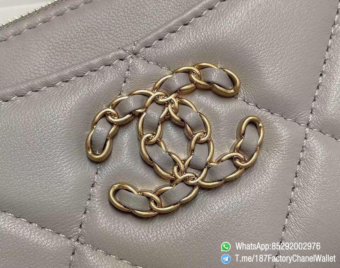 187 Factory Chanel Wallet 19 Zipped Card Holder Pearl Grey Gold Tone Ruthenium Finish Metal 08 187 Factory Chanel Wallet 19 Zipped Card Holder Pearl Grey Gold Tone Ruthenium Finish Metal 08