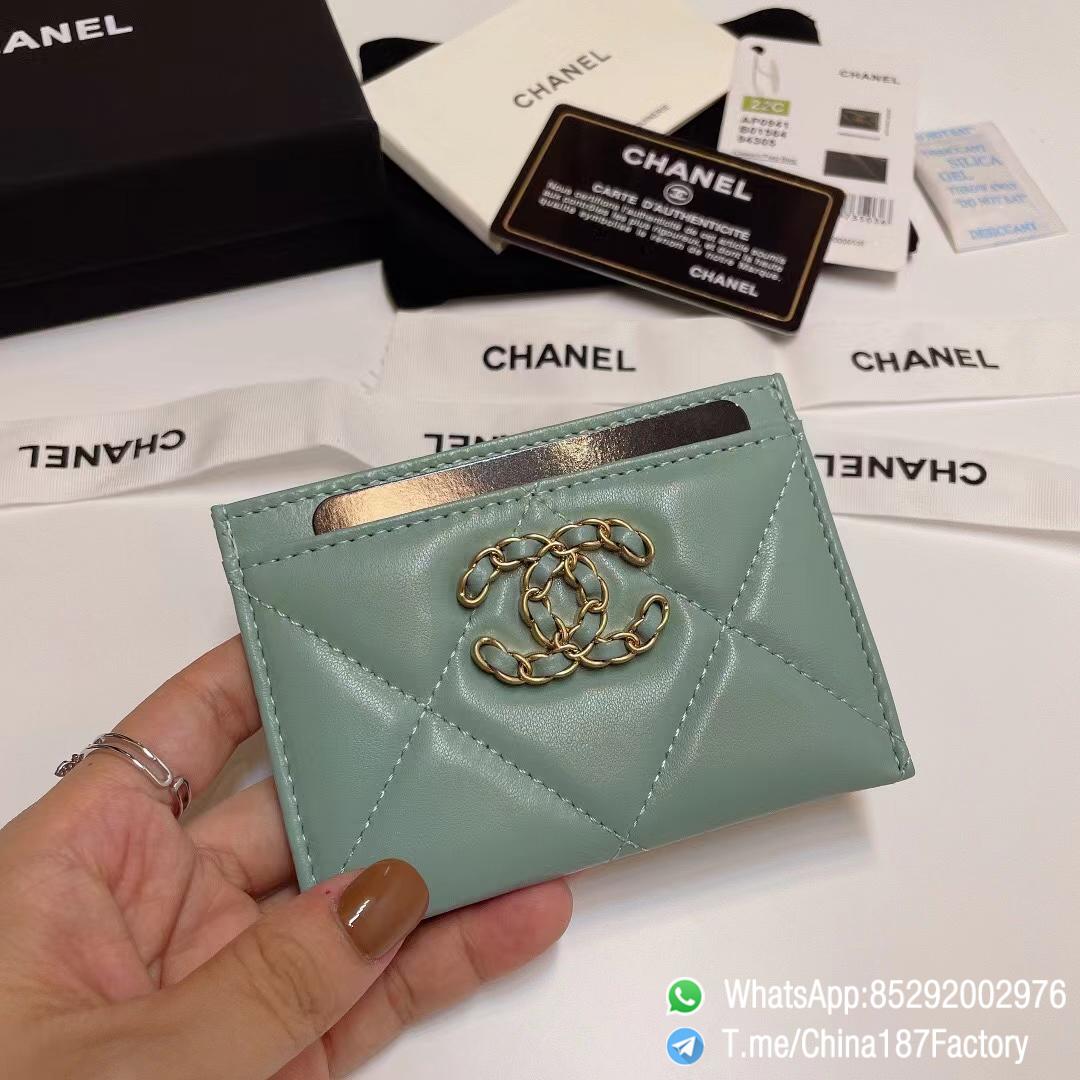 187 Factory Bags Chanel 19 Card Holder Aqua Green Shiny Lambskin Gold Tone Metal 01 187 Factory Bags Chanel 19 Card Holder Aqua Green Shiny Lambskin Gold Tone Metal 01