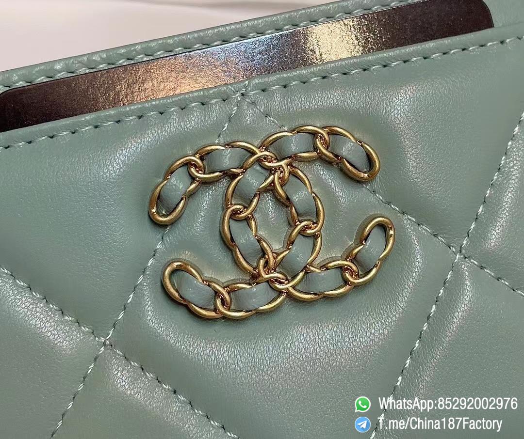 187 Factory Bags Chanel 19 Card Holder Aqua Green Shiny Lambskin Gold Tone Metal 09 187 Factory Bags Chanel 19 Card Holder Aqua Green Shiny Lambskin Gold Tone Metal 09