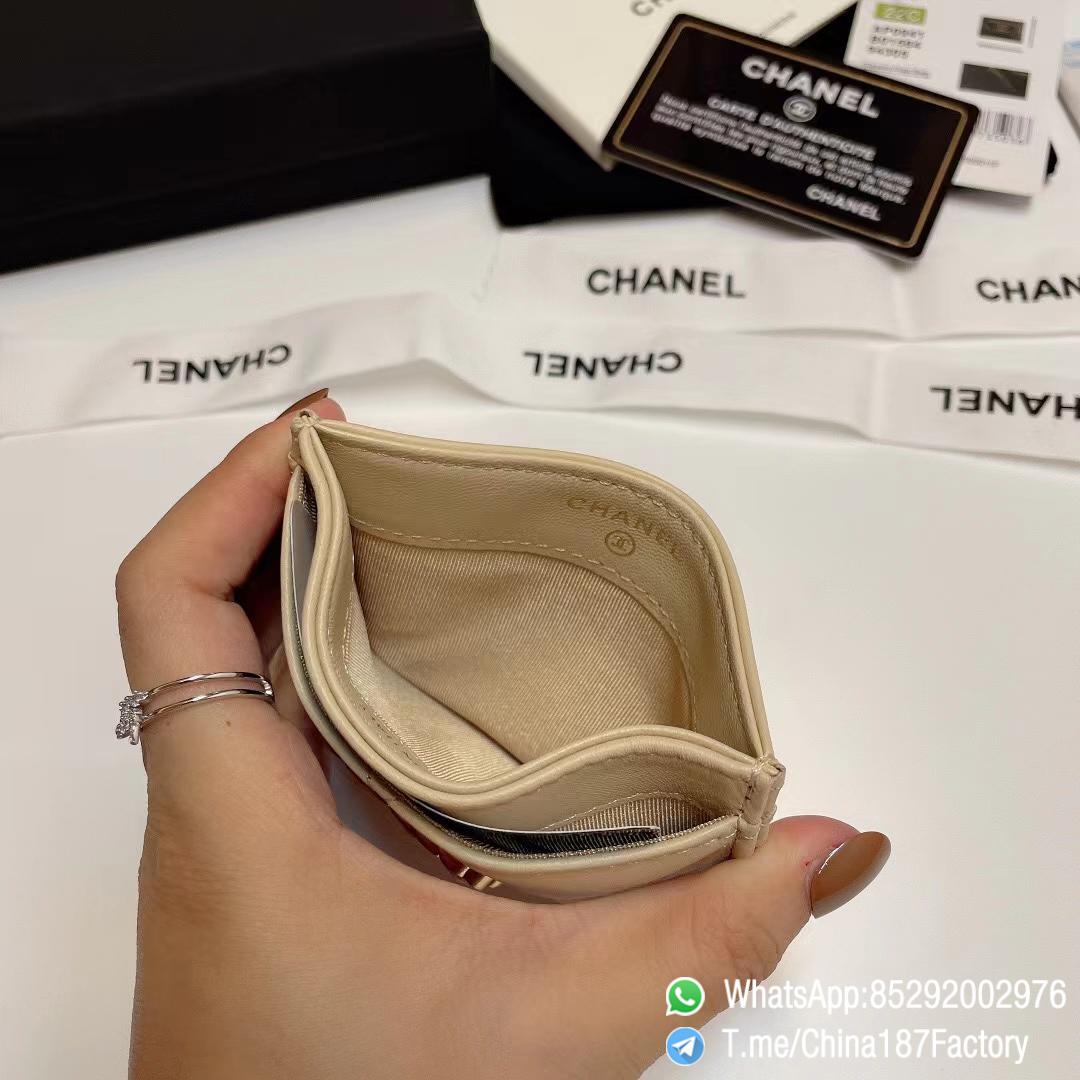 187 Factory Bags Chanel 19 Card Holder Beige Shiny Lambskin Gold Tone Metal 06 187 Factory Bags Chanel 19 Card Holder Beige Shiny Lambskin Gold Tone Metal 06