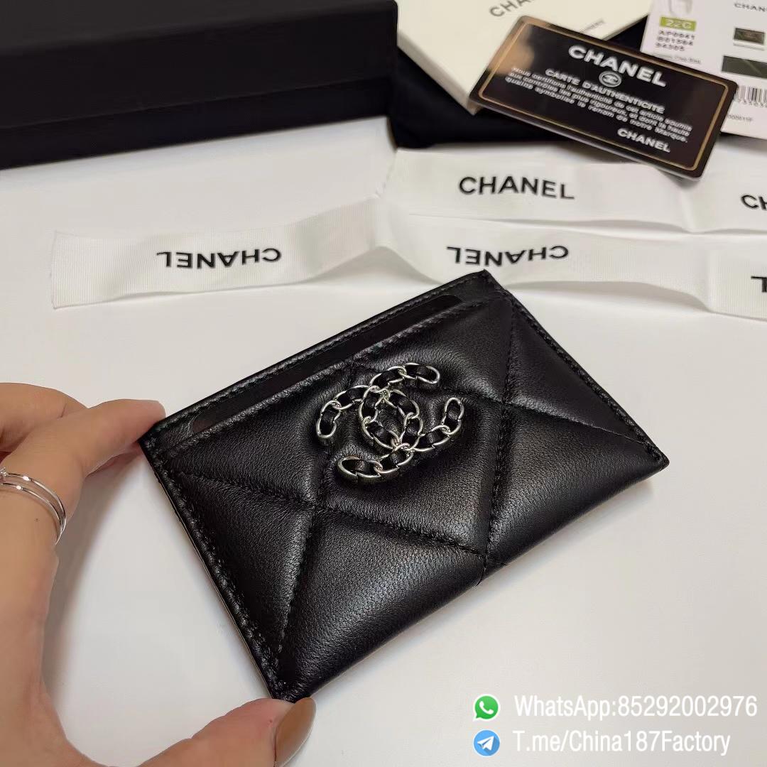 187 Factory Bags Chanel 19 Card Holder Black Shiny Lambskin Silver Tone Metal 04 187 Factory Bags Chanel 19 Card Holder Black Shiny Lambskin Silver Tone Metal 04