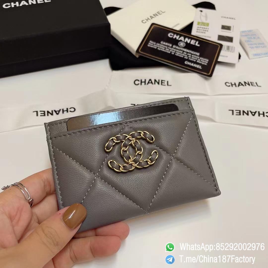 187 Factory Bags Chanel 19 Card Holder Grey Shiny Lambskin Gold Tone Metal 01 187 Factory Bags Chanel 19 Card Holder Grey Shiny Lambskin Gold Tone Metal 01