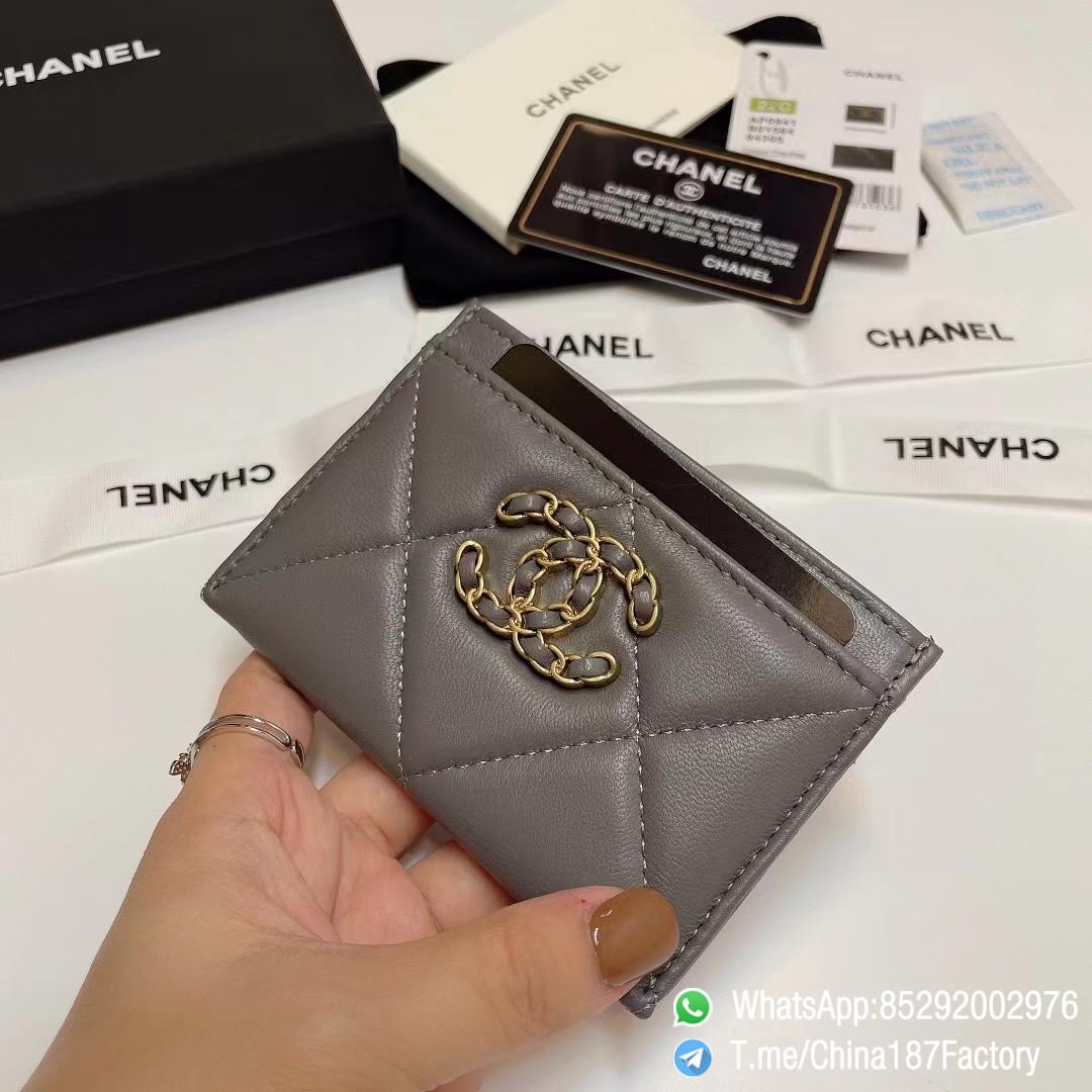 187 Factory Bags Chanel 19 Card Holder Grey Shiny Lambskin Gold Tone Metal 02 187 Factory Bags Chanel 19 Card Holder Grey Shiny Lambskin Gold Tone Metal 02