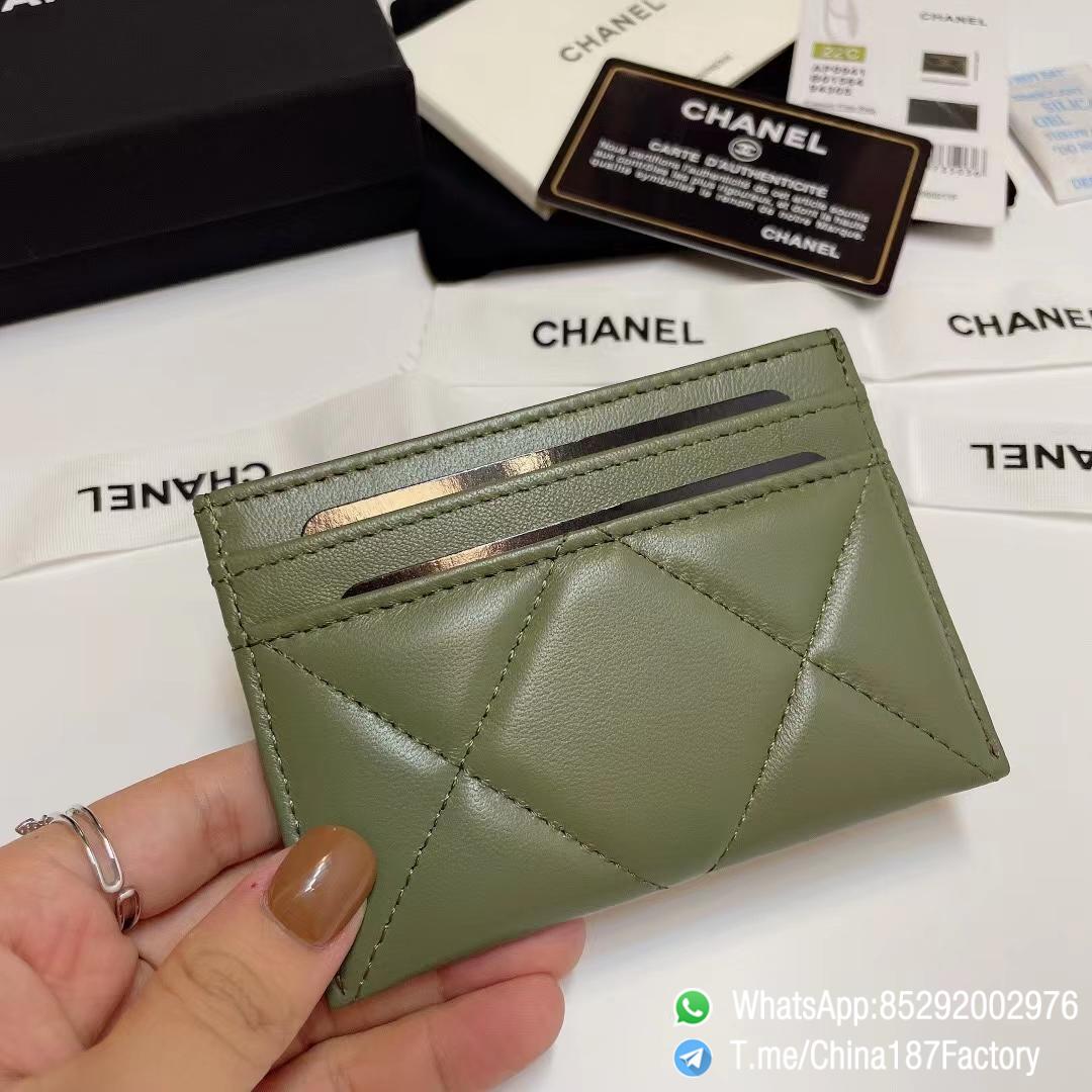 187 Factory Bags Chanel 19 Card Holder Meadow Green Shiny Lambskin Gold Tone Metal 04 187 Factory Bags Chanel 19 Card Holder Meadow Green Shiny Lambskin Gold Tone Metal 04