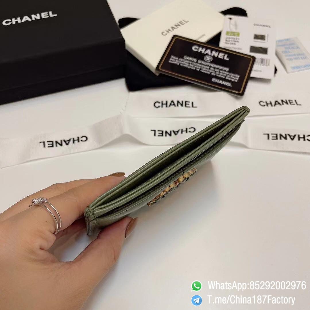 187 Factory Bags Chanel 19 Card Holder Meadow Green Shiny Lambskin Gold Tone Metal 05 187 Factory Bags Chanel 19 Card Holder Meadow Green Shiny Lambskin Gold Tone Metal 05