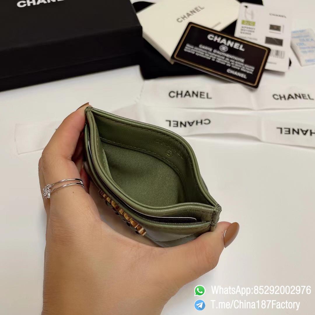 187 Factory Bags Chanel 19 Card Holder Meadow Green Shiny Lambskin Gold Tone Metal 06 187 Factory Bags Chanel 19 Card Holder Meadow Green Shiny Lambskin Gold Tone Metal 06