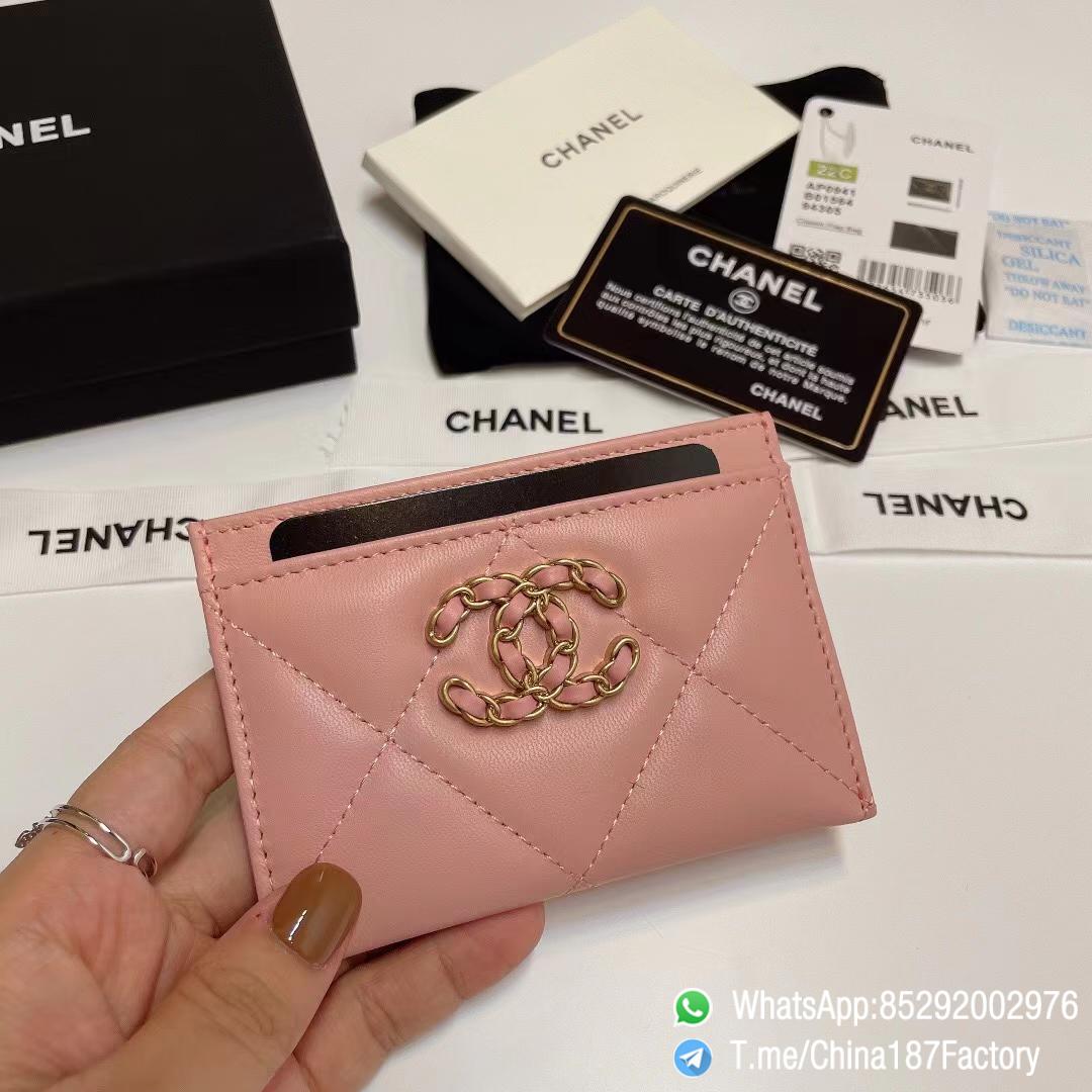 187 Factory Bags Chanel 19 Card Holder Pink Shiny Lambskin Gold Tone Metal 01 187 Factory Bags Chanel 19 Card Holder Pink Shiny Lambskin Gold Tone Metal 01