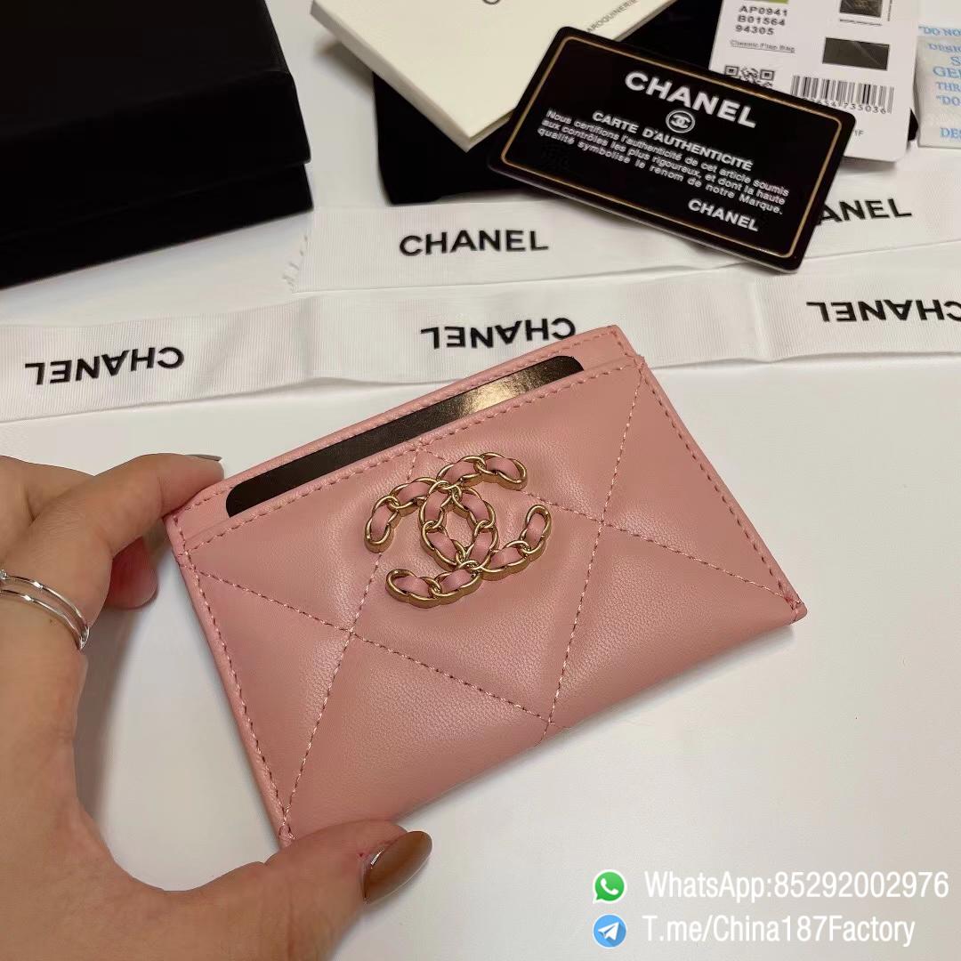 187 Factory Bags Chanel 19 Card Holder Pink Shiny Lambskin Gold Tone Metal 04 187 Factory Bags Chanel 19 Card Holder Pink Shiny Lambskin Gold Tone Metal 04