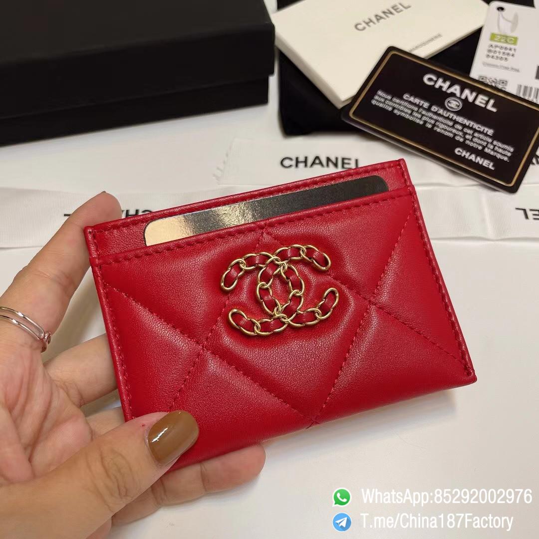 187 Factory Bags Chanel 19 Card Holder Red Shiny Lambskin Gold Tone Metal 01 187 Factory Bags Chanel 19 Card Holder Red Shiny Lambskin Gold Tone Metal 01