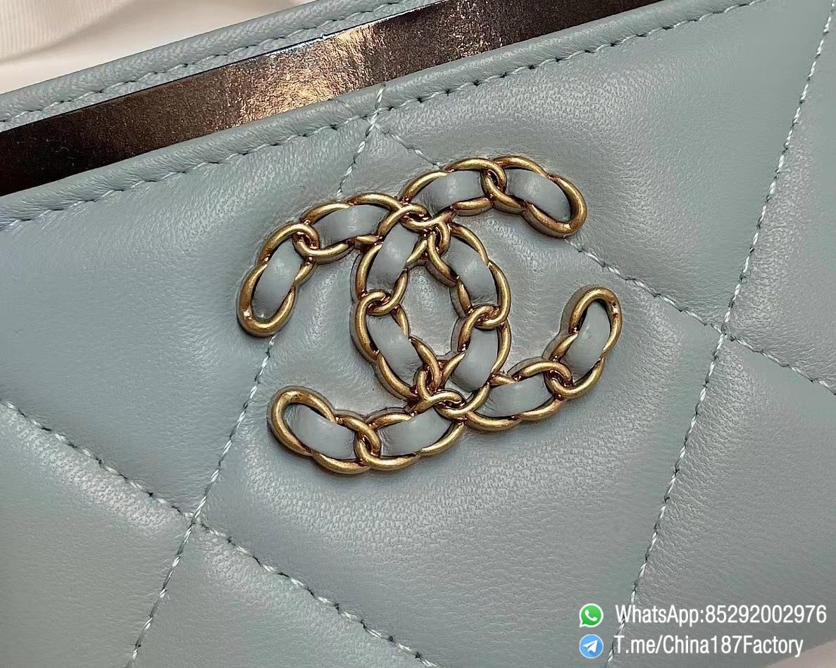 187 Factory Bags Chanel 19 Card Holder Sky Blue Shiny Lambskin Gold Tone Metal 09 187 Factory Bags Chanel 19 Card Holder Sky Blue Shiny Lambskin Gold Tone Metal 09