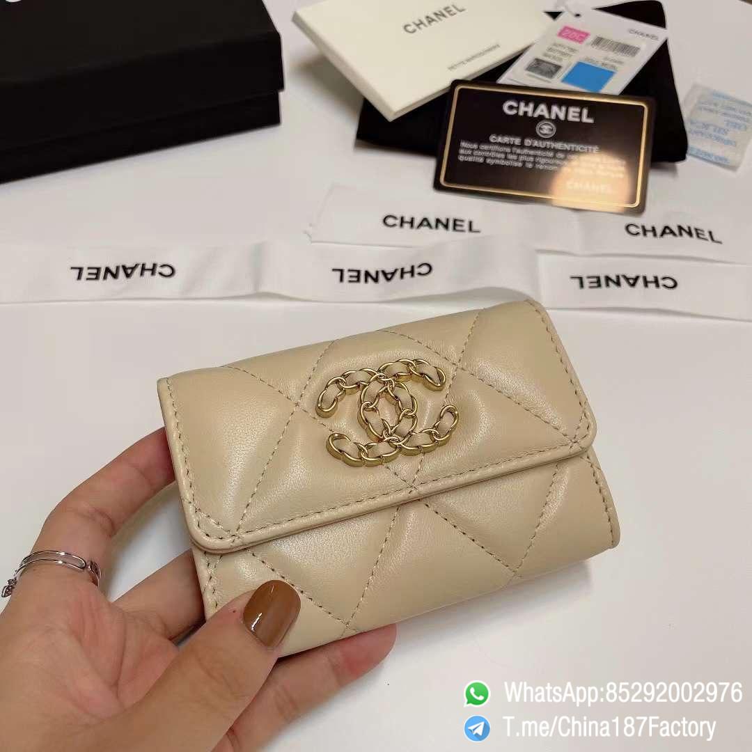 187 Factory Bags Chanel 19 Flap Card Holder Beige Shiny Lambskin Gold Tone Metal 01 187 Factory Bags Chanel 19 Flap Card Holder Beige Shiny Lambskin Gold Tone Metal 01