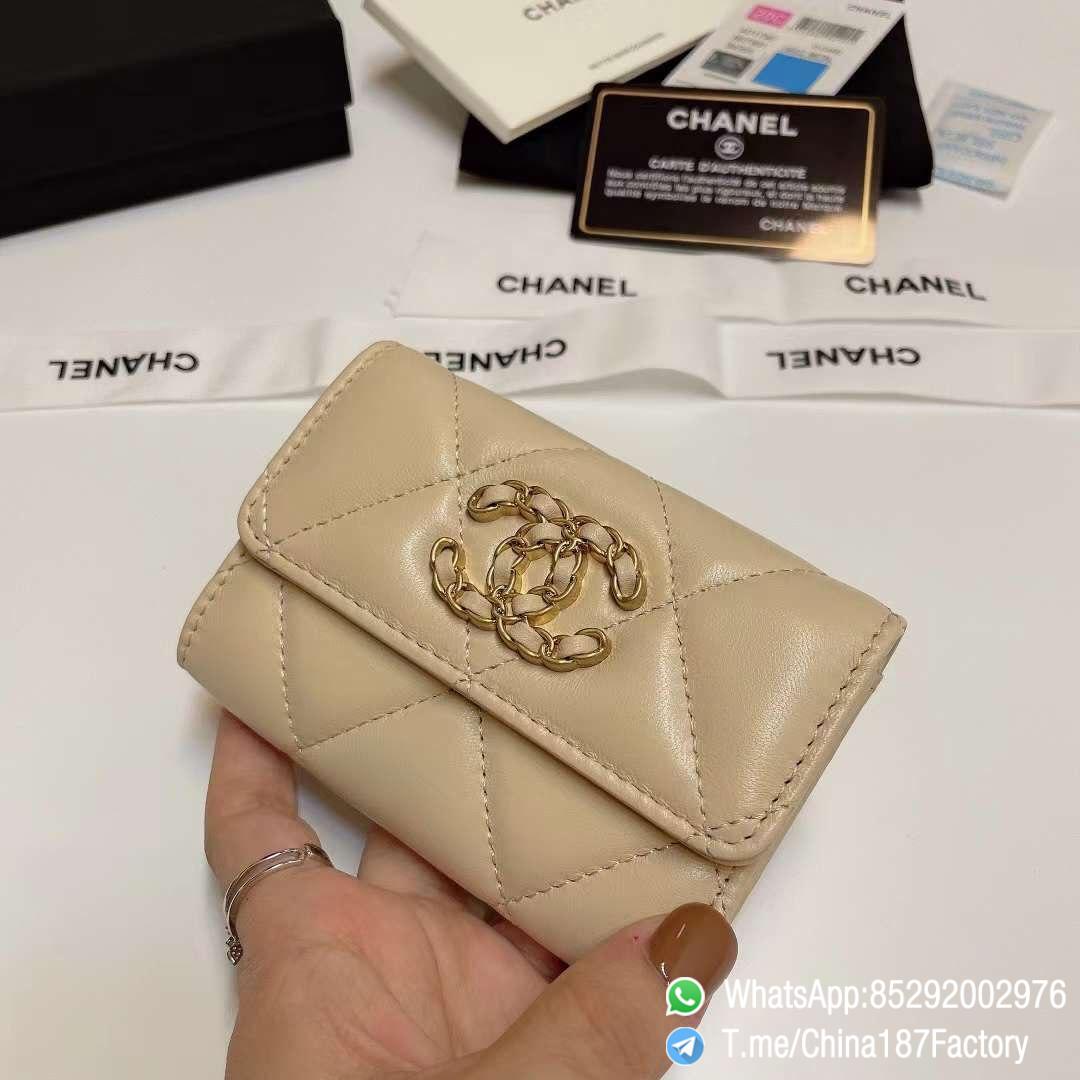 187 Factory Bags Chanel 19 Flap Card Holder Beige Shiny Lambskin Gold Tone Metal 02 187 Factory Bags Chanel 19 Flap Card Holder Beige Shiny Lambskin Gold Tone Metal 02
