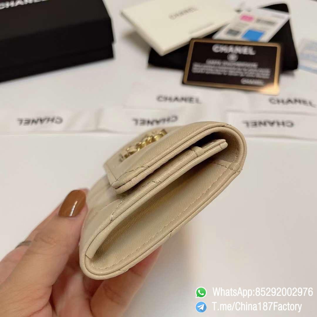 187 Factory Bags Chanel 19 Flap Card Holder Beige Shiny Lambskin Gold Tone Metal 05 187 Factory Bags Chanel 19 Flap Card Holder Beige Shiny Lambskin Gold Tone Metal 05