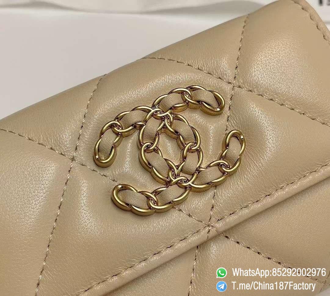187 Factory Bags Chanel 19 Flap Card Holder Beige Shiny Lambskin Gold Tone Metal 09 187 Factory Bags Chanel 19 Flap Card Holder Beige Shiny Lambskin Gold Tone Metal 09