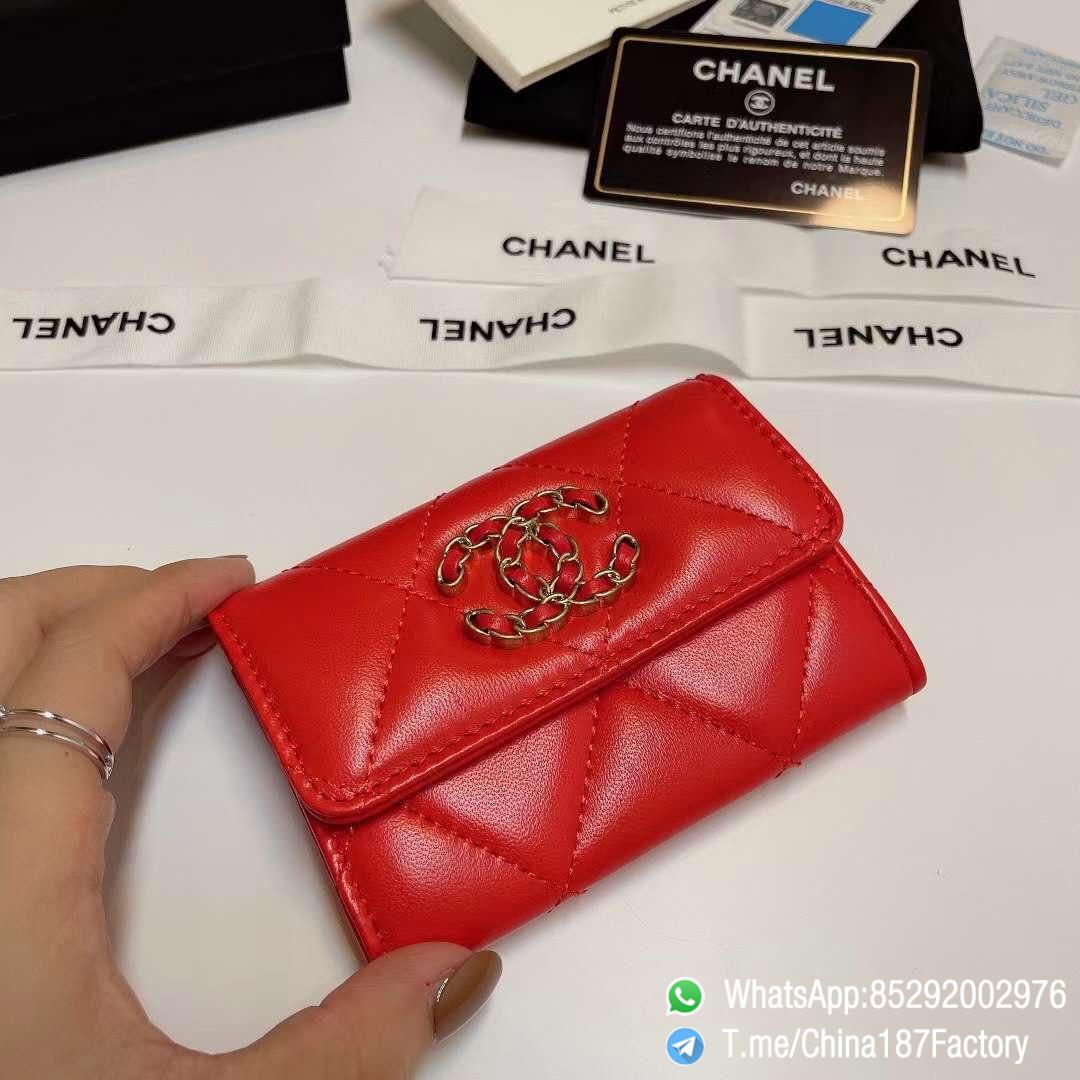 187 Factory Bags Chanel 19 Flap Card Holder Bright Red Shiny Lambskin Gold Tone Metal 04 187 Factory Bags Chanel 19 Flap Card Holder Bright Red Shiny Lambskin Gold Tone Metal 04