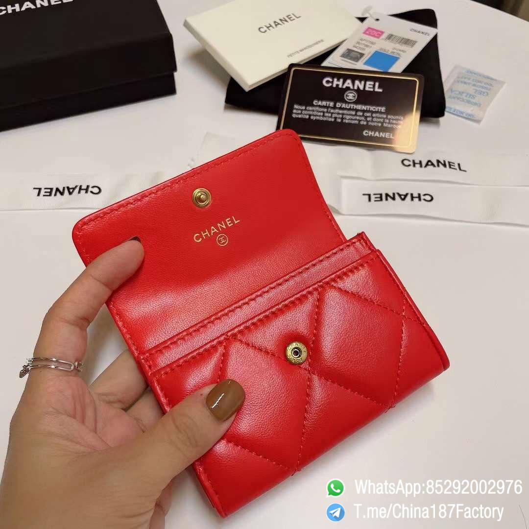 187 Factory Bags Chanel 19 Flap Card Holder Bright Red Shiny Lambskin Gold Tone Metal 06 187 Factory Bags Chanel 19 Flap Card Holder Bright Red Shiny Lambskin Gold Tone Metal 06