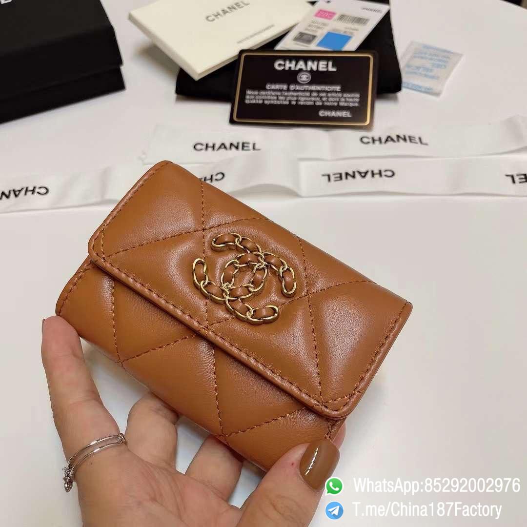 187 Factory Bags Chanel 19 Flap Card Holder Brown Shiny Lambskin Gold Tone Metal 02 187 Factory Bags Chanel 19 Flap Card Holder Brown Shiny Lambskin Gold Tone Metal 02