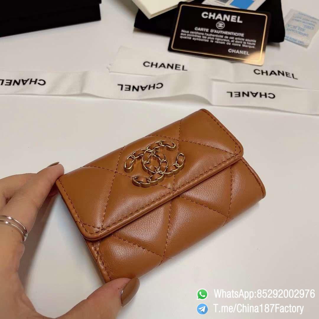187 Factory Bags Chanel 19 Flap Card Holder Brown Shiny Lambskin Gold Tone Metal 04 187 Factory Bags Chanel 19 Flap Card Holder Brown Shiny Lambskin Gold Tone Metal 04