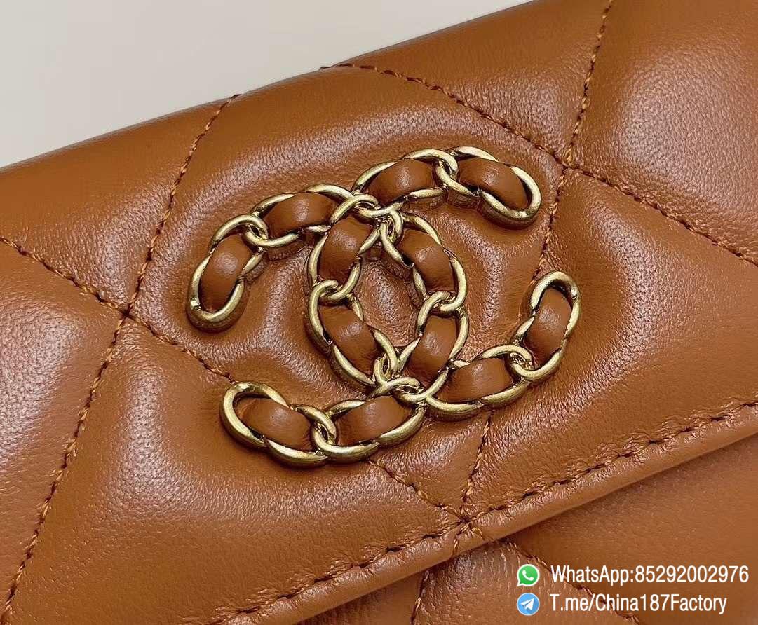 187 Factory Bags Chanel 19 Flap Card Holder Brown Shiny Lambskin Gold Tone Metal 09 187 Factory Bags Chanel 19 Flap Card Holder Brown Shiny Lambskin Gold Tone Metal 09