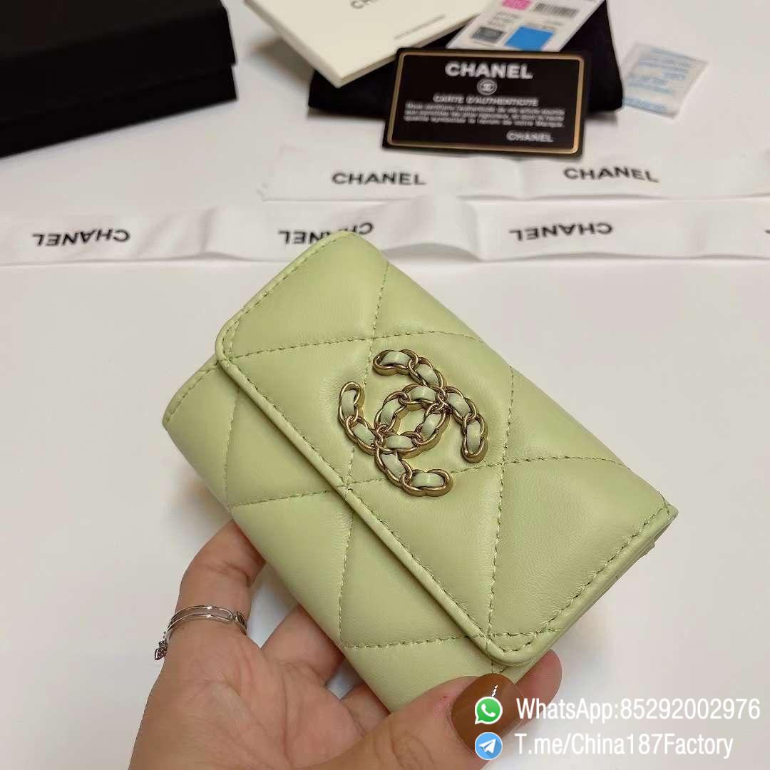 187 Factory Bags Chanel 19 Flap Card Holder Cute Green Shiny Lambskin Gold Tone Metal 02 187 Factory Bags Chanel 19 Flap Card Holder Cute Green Shiny Lambskin Gold Tone Metal 02