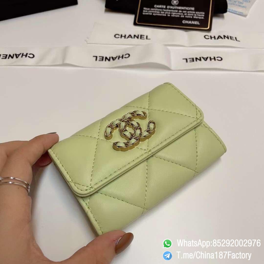187 Factory Bags Chanel 19 Flap Card Holder Cute Green Shiny Lambskin Gold Tone Metal 04 187 Factory Bags Chanel 19 Flap Card Holder Cute Green Shiny Lambskin Gold Tone Metal 04