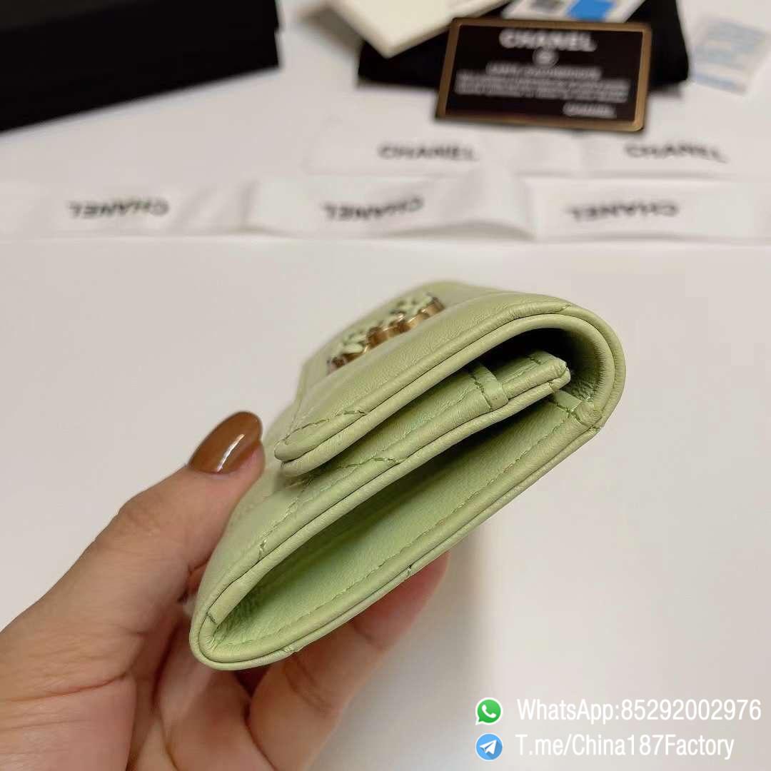 187 Factory Bags Chanel 19 Flap Card Holder Cute Green Shiny Lambskin Gold Tone Metal 05 187 Factory Bags Chanel 19 Flap Card Holder Cute Green Shiny Lambskin Gold Tone Metal 05