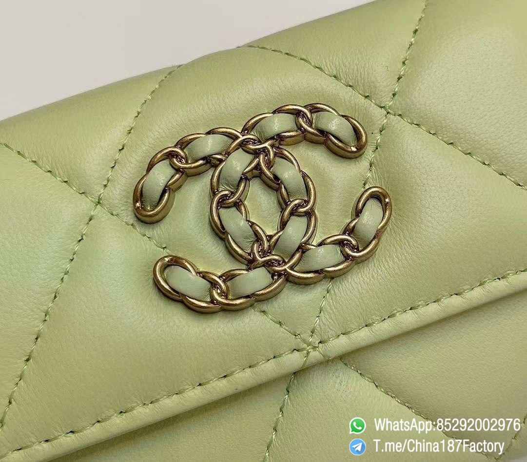 187 Factory Bags Chanel 19 Flap Card Holder Cute Green Shiny Lambskin Gold Tone Metal 09 187 Factory Bags Chanel 19 Flap Card Holder Cute Green Shiny Lambskin Gold Tone Metal 09