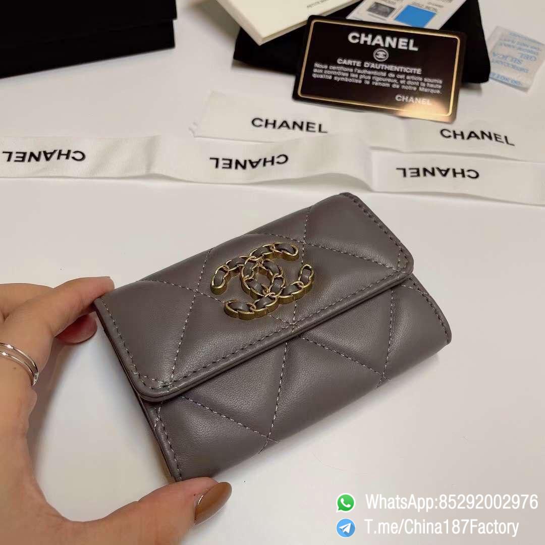 187 Factory Bags Chanel 19 Flap Card Holder Grey Shiny Lambskin Gold Tone Metal 04 187 Factory Bags Chanel 19 Flap Card Holder Grey Shiny Lambskin Gold Tone Metal 04
