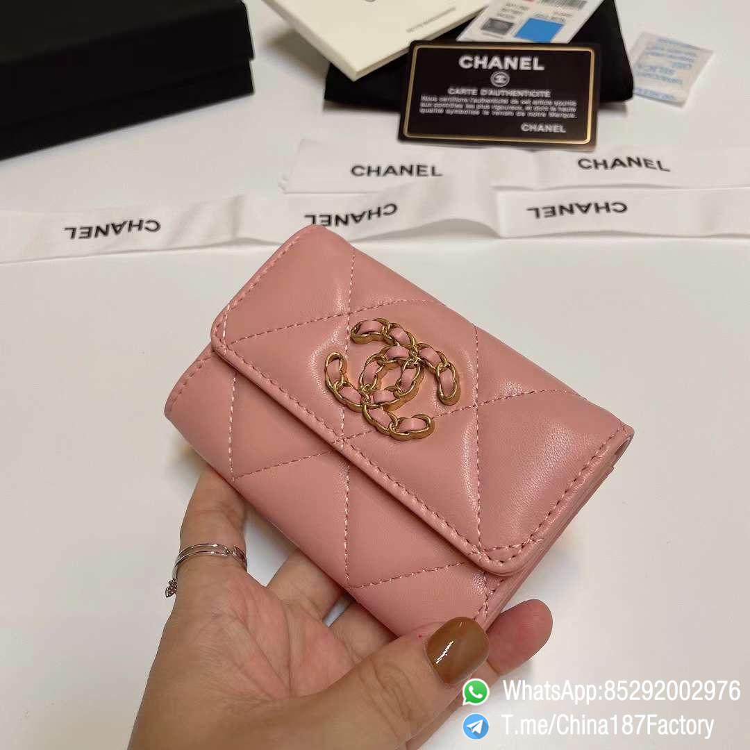 187 Factory Bags Chanel 19 Flap Card Holder Pink Shiny Lambskin Gold Tone Metal 02 187 Factory Bags Chanel 19 Flap Card Holder Pink Shiny Lambskin Gold Tone Metal 02