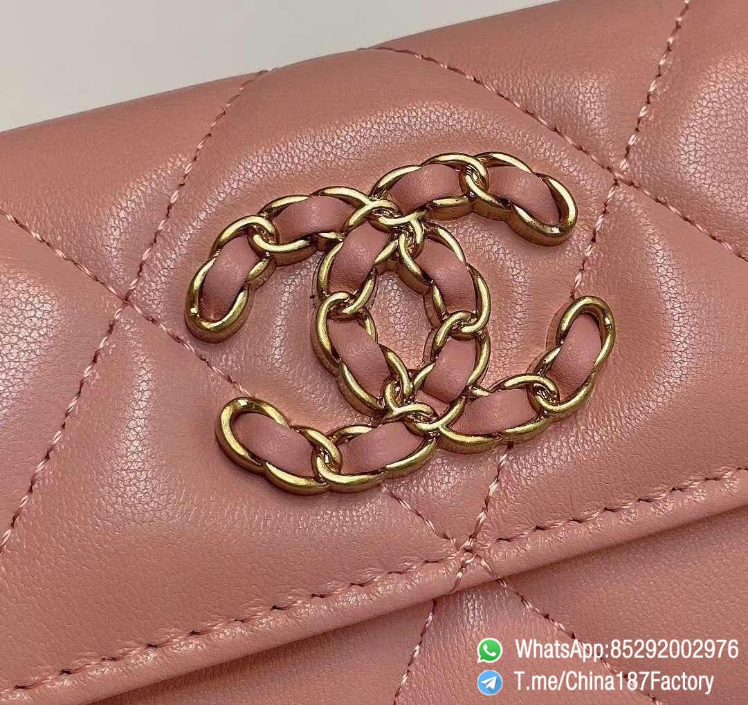 187 Factory Bags Chanel 19 Flap Card Holder Pink Shiny Lambskin Gold Tone Metal 08 187 Factory Bags Chanel 19 Flap Card Holder Pink Shiny Lambskin Gold Tone Metal 08