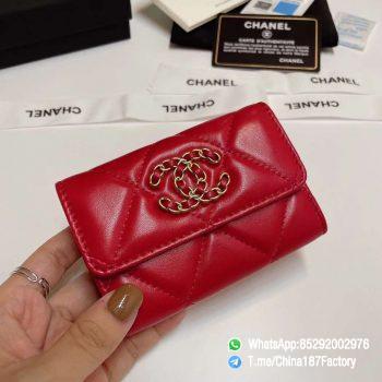 187 Factory Bags Chanel 19 Flap Card Holder Red Shiny Lambskin Gold Tone Metal 01