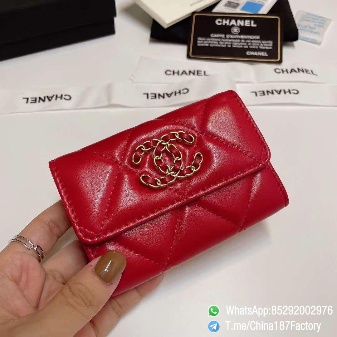 187 Factory Bags Chanel 19 Flap Card Holder Red Shiny Lambskin Gold Tone Metal 01 187 Factory Bags Chanel 19 Flap Card Holder Red Shiny Lambskin Gold Tone Metal 01