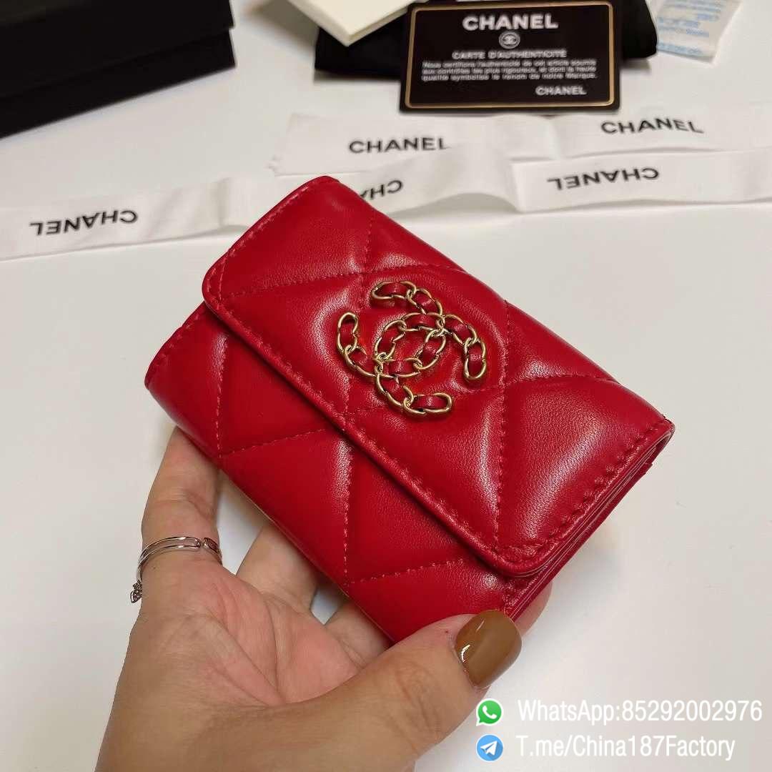 187 Factory Bags Chanel 19 Flap Card Holder Red Shiny Lambskin Gold Tone Metal 02 187 Factory Bags Chanel 19 Flap Card Holder Red Shiny Lambskin Gold Tone Metal 02