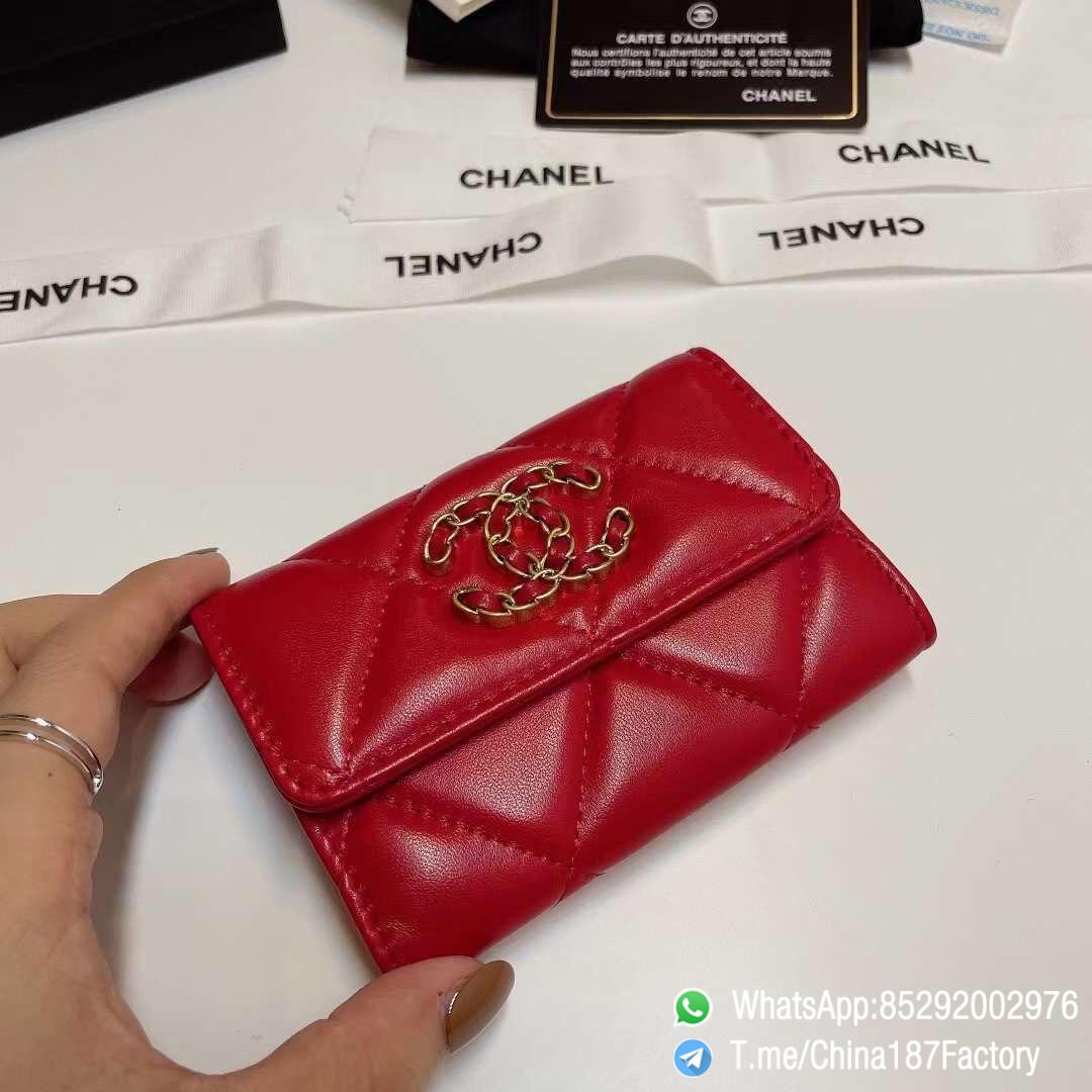 187 Factory Bags Chanel 19 Flap Card Holder Red Shiny Lambskin Gold Tone Metal 04 187 Factory Bags Chanel 19 Flap Card Holder Red Shiny Lambskin Gold Tone Metal 04