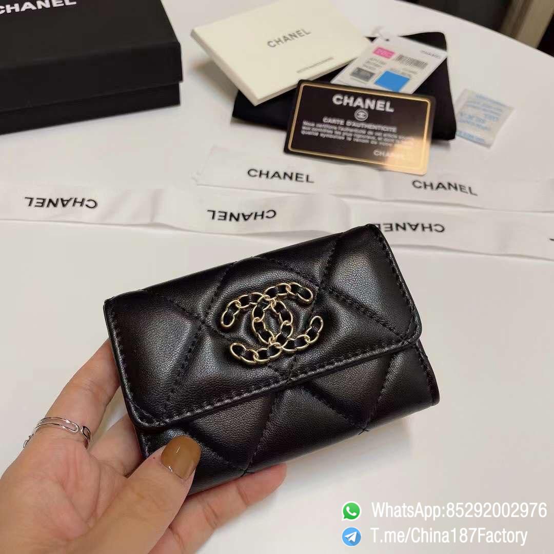 187 Factory Chanel 19 Flap Card Holder Black Shiny Lambskin Gold Tone 01 187 Factory Chanel 19 Flap Card Holder Black Shiny Lambskin Gold Tone 01