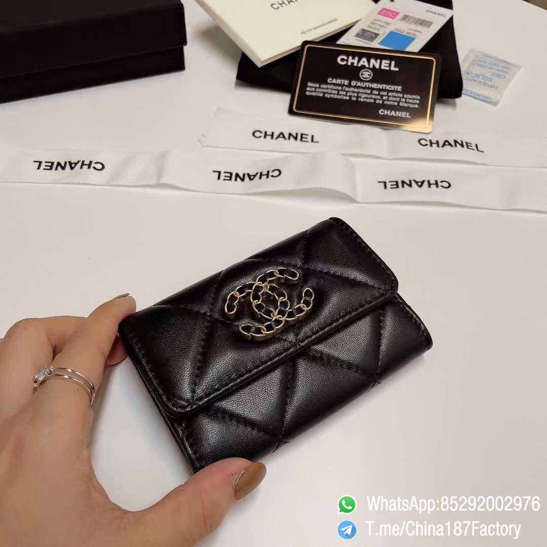 187 Factory Chanel 19 Flap Card Holder Black Shiny Lambskin Gold Tone 04 187 Factory Chanel 19 Flap Card Holder Black Shiny Lambskin Gold Tone 04