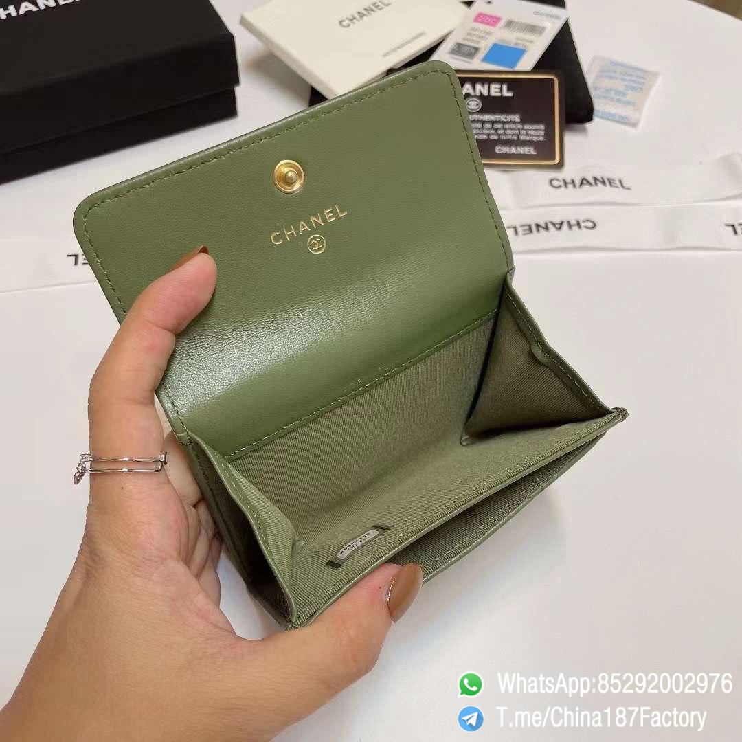 187 Factory Chanel 19 Flap Card Holder Meadow Green Shiny Lambskin Gold Tone 07 187 Factory Chanel 19 Flap Card Holder Meadow Green Shiny Lambskin Gold Tone 07