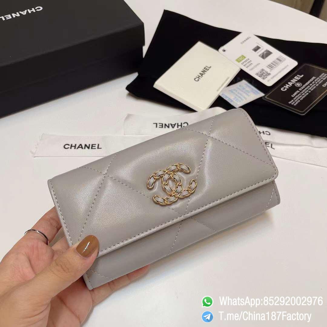 187 Factory Bags Chanel 19 Middle Pearl Gray Snap Fastener Black Shiny Lambskin Gold Tone Metal 01 187 Factory Bags Chanel 19 Middle Pearl Gray Snap Fastener Black Shiny Lambskin Gold Tone Metal 01