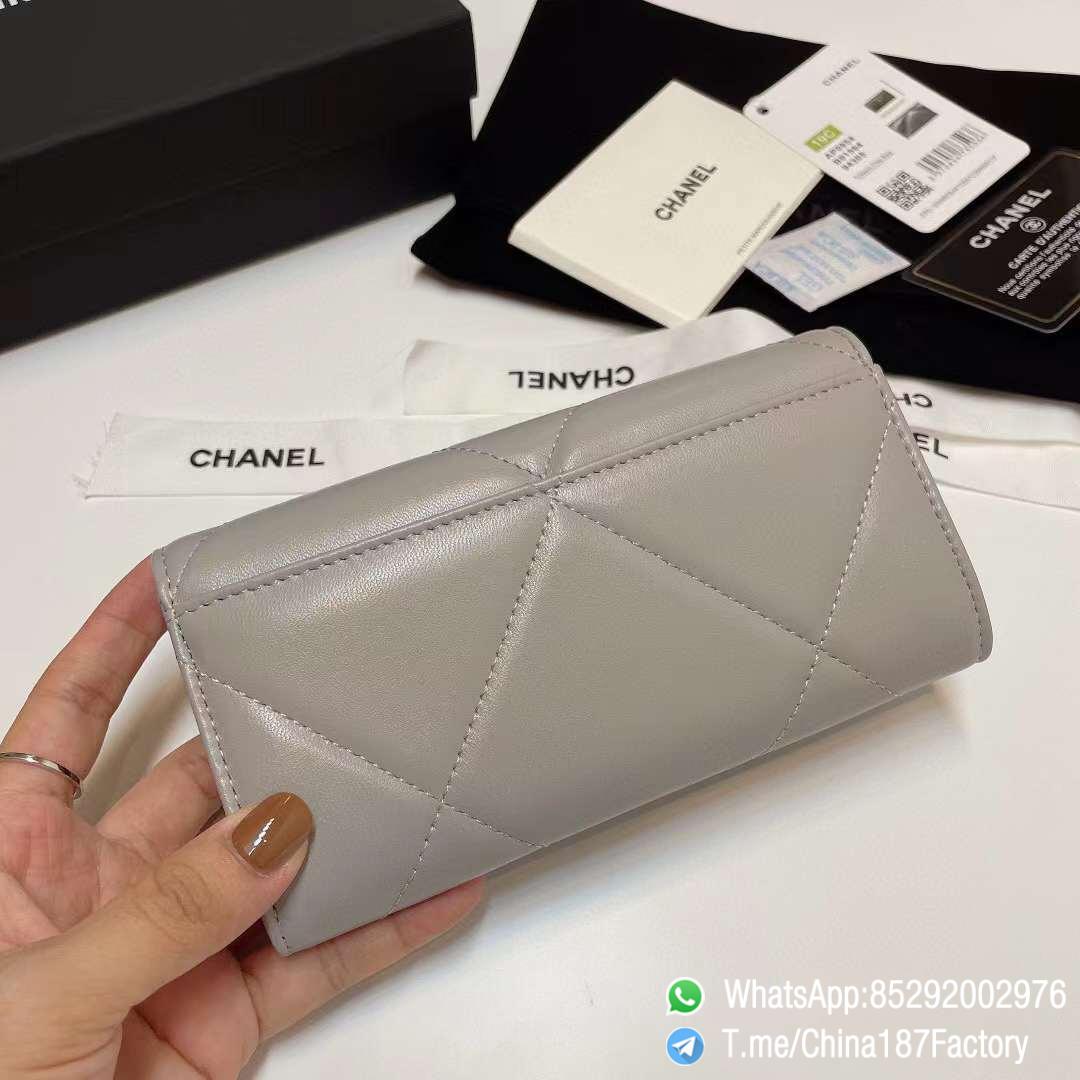 187 Factory Bags Chanel 19 Middle Pearl Gray Snap Fastener Black Shiny Lambskin Gold Tone Metal 03 187 Factory Bags Chanel 19 Middle Pearl Gray Snap Fastener Black Shiny Lambskin Gold Tone Metal 03