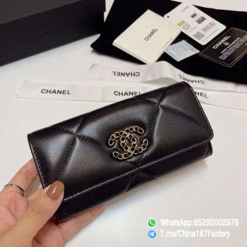 187 Factory Bags Chanel 19 Middle Wallet Snap Fastener Black Shiny Lambskin Gold Tone Metal 01