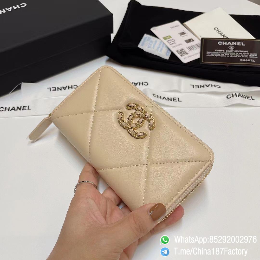 187 Factory Middle Chanel 19 Zipped Wallet Beige Shiny Lambskin Gold Tone Metal 02 187 Factory Middle Chanel 19 Zipped Wallet Beige Shiny Lambskin Gold Tone Metal 02