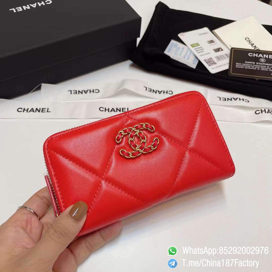 187 Factory Middle Chanel 19 Zipped Wallet Bright Red Shiny Lambskin Gold Tone Metal 01 187 Factory Middle Chanel 19 Zipped Wallet Bright Red Shiny Lambskin Gold Tone Metal 01